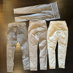 Set of Four Stylish Leggings in Gray and beige